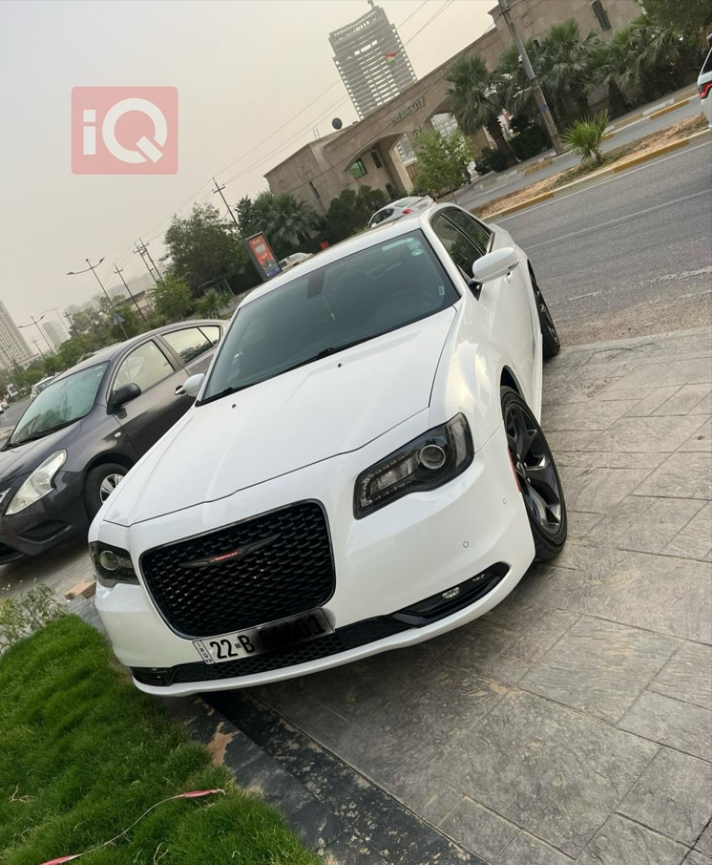 کرایسلەر 300